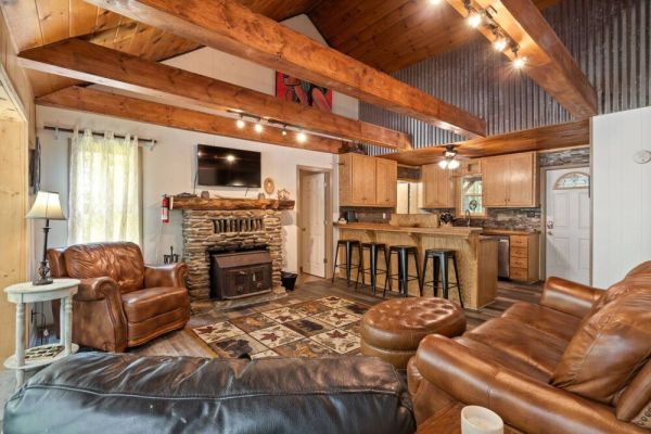 Sitting Bear Cottage w/ Spa at Linville Gorge